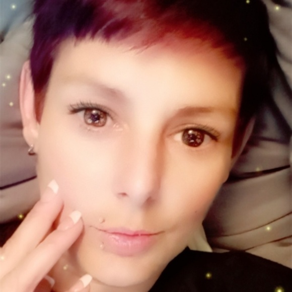 Meet your Posher, Lacey nichole' - Picture 1 of 1